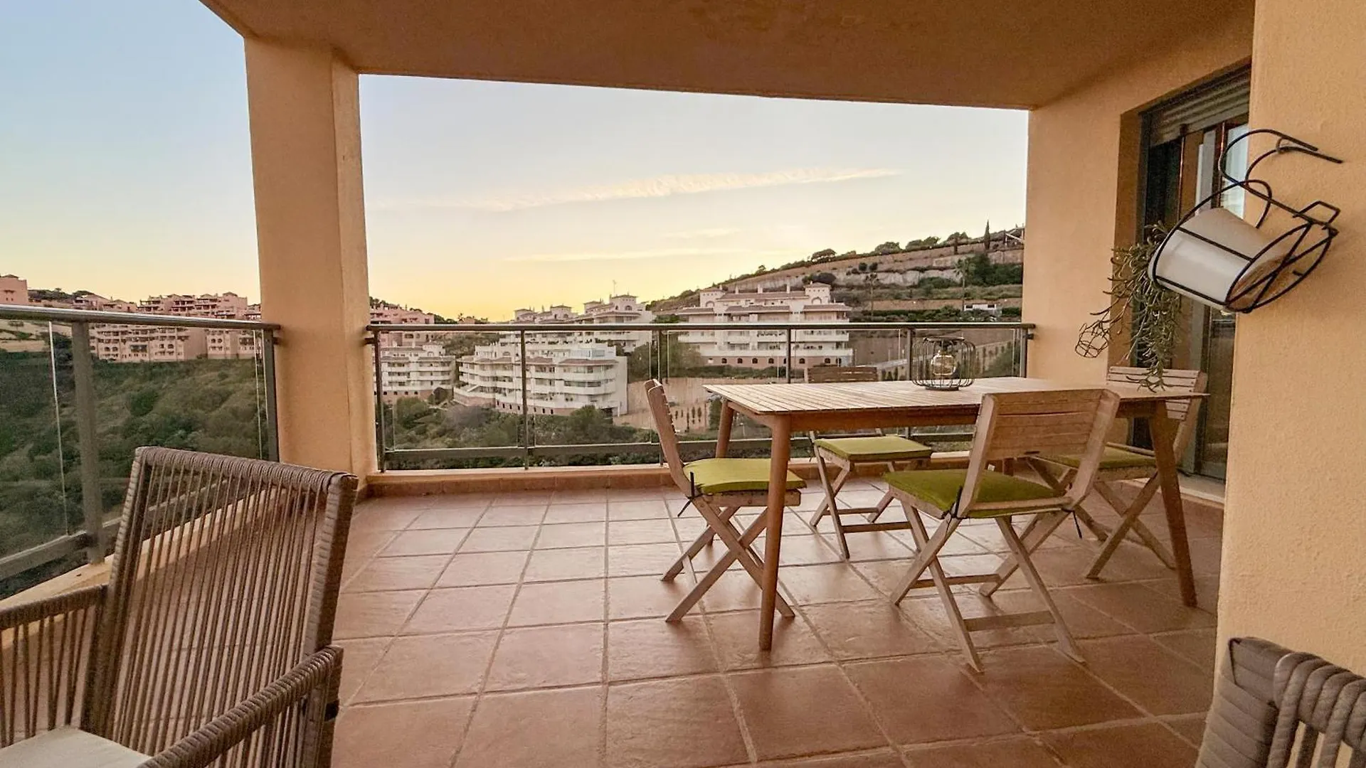Casa Colon- Spacious 2Br! Views, Terrace & Beach Malaga 0*,