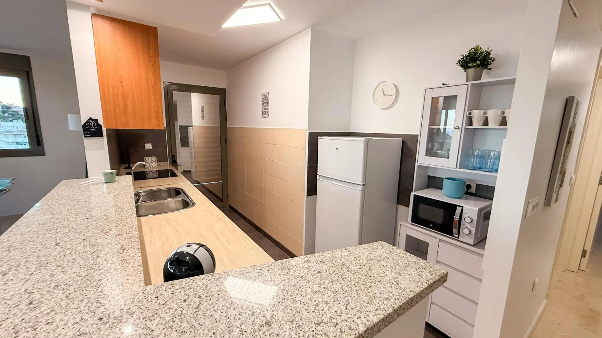 Casa Colon- Spacious 2Br! Views, Terrace & Beach Malaga Apartment
