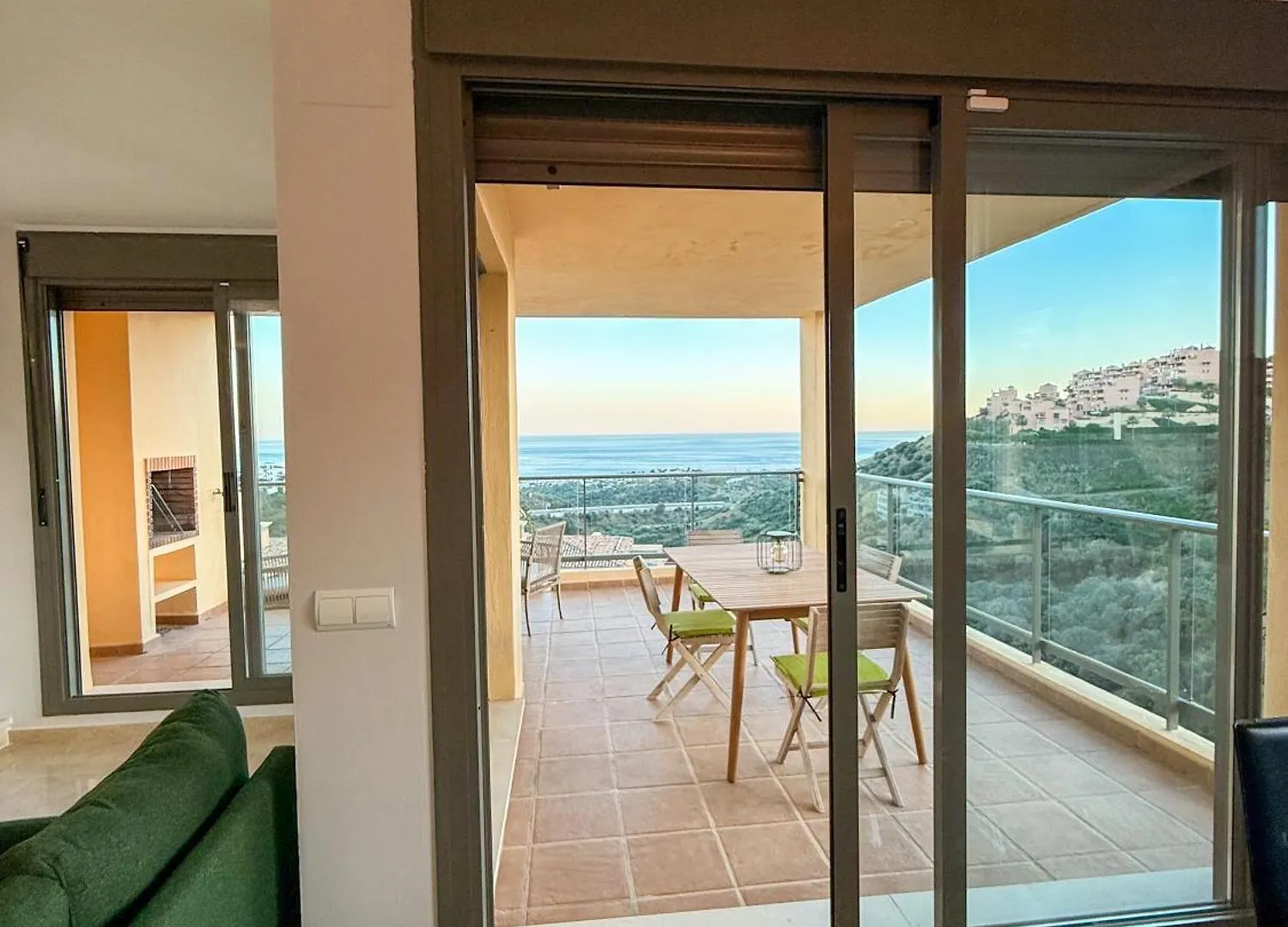 アパート Casa Colon- Spacious 2Br! Views, Terrace & Beach マラガ