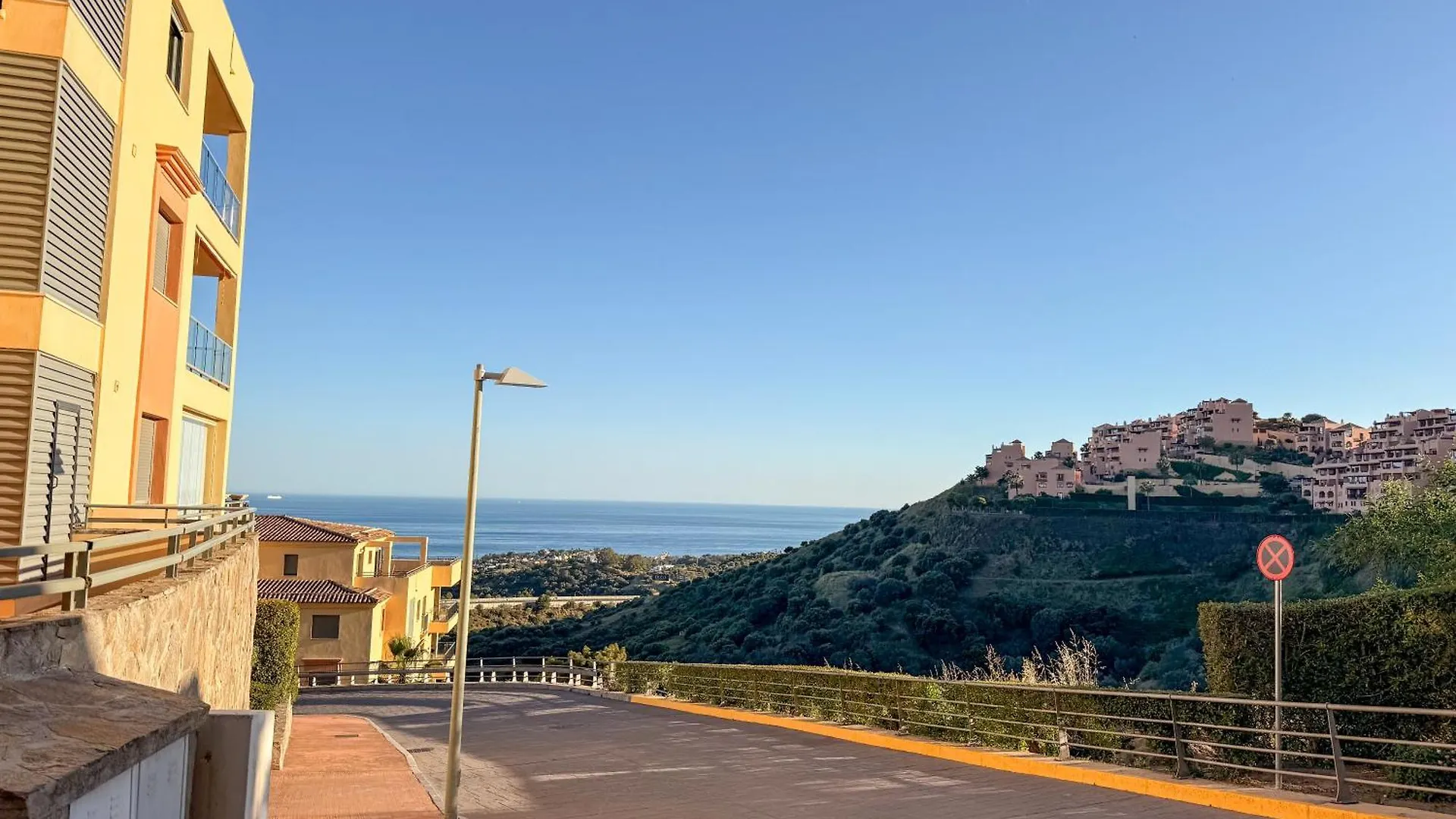 Casa Colon- Spacious 2Br! Views, Terrace & Beach Malaga