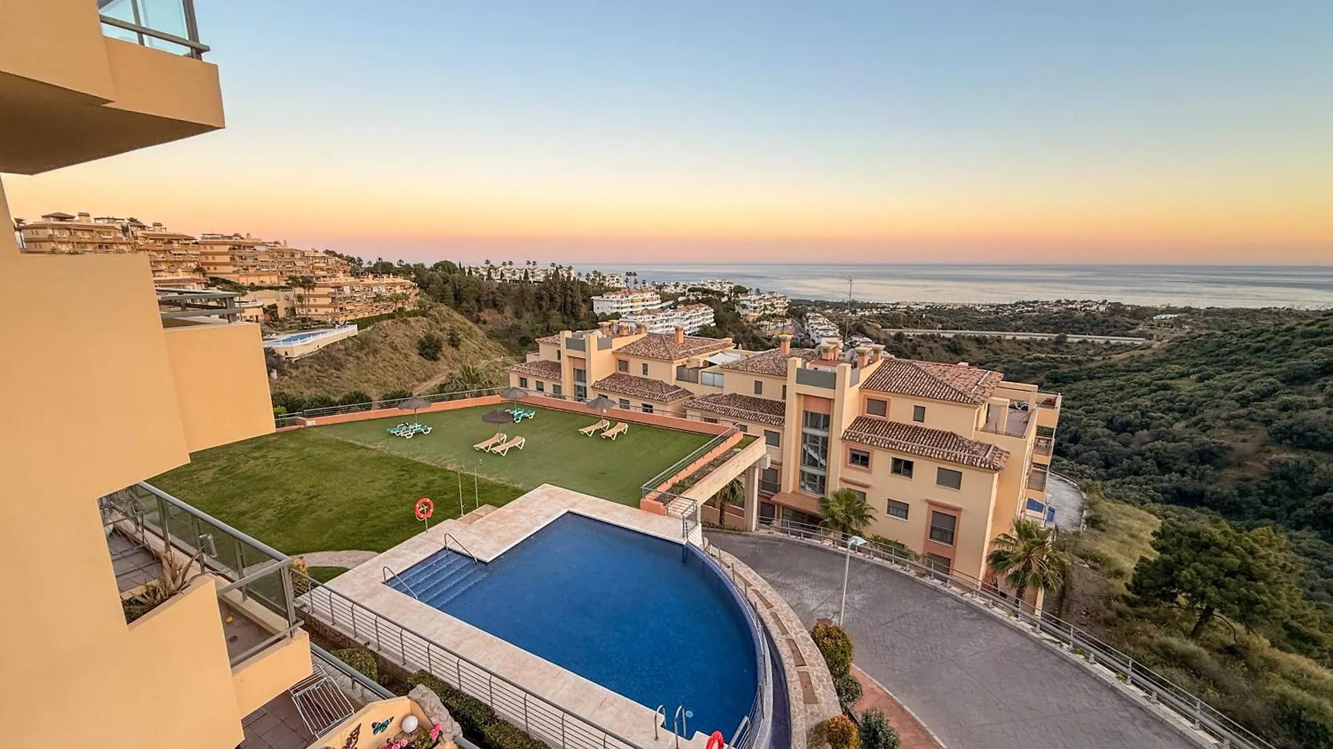 Casa Colon- Spacious 2Br! Views, Terrace & Beach Malaga 0*,  Spain