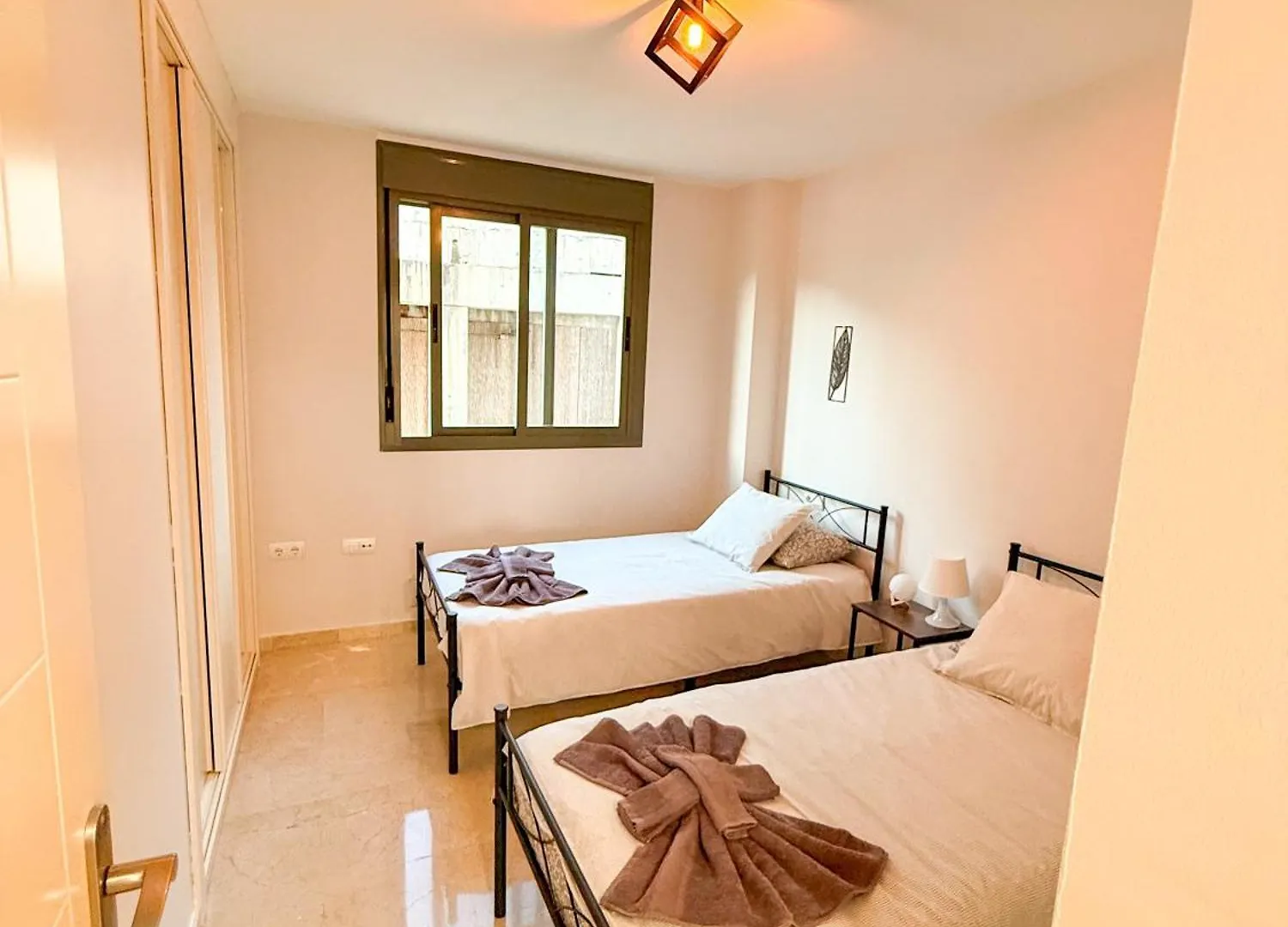 Casa Colon- Spacious 2Br! Views, Terrace & Beach Malaga