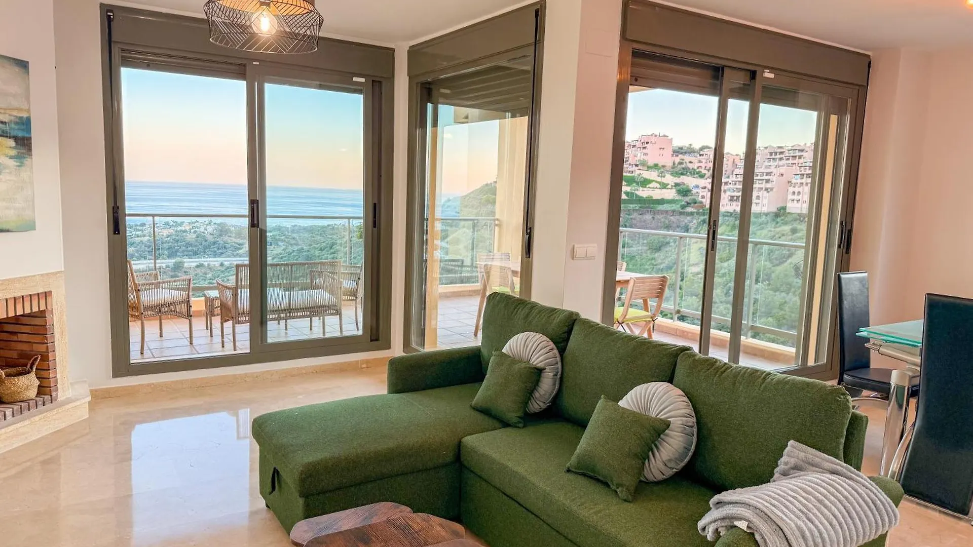 Casa Colon- Spacious 2Br! Views, Terrace & Beach Malaga 0*,